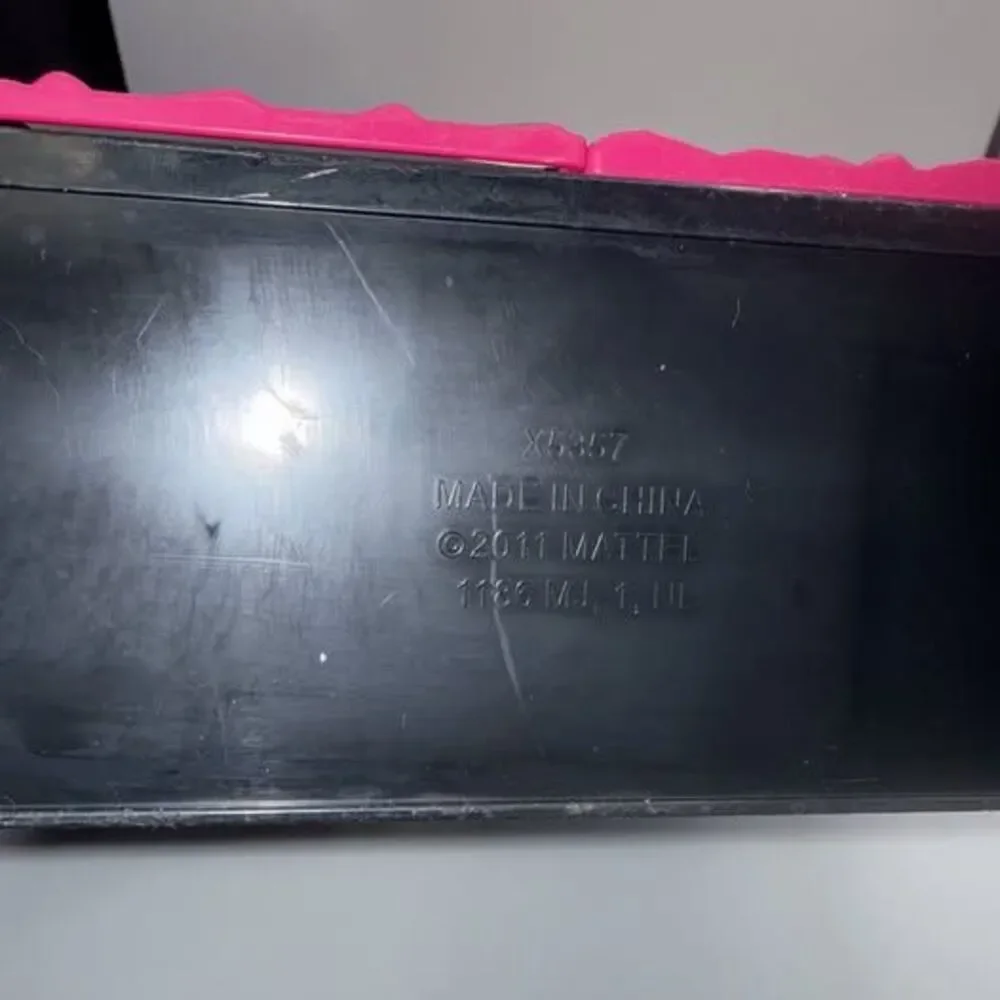 Barbie Fashionista Ultimate PINK Closet Portable Wardrobe ~ inc. clothing/acc.